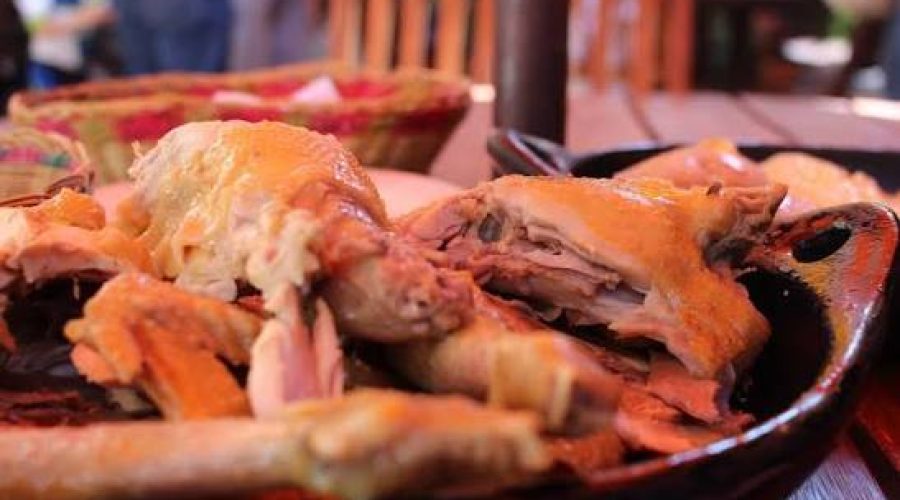 Sabores Ancestrales: La Gastronomía Boyacense y el Imperdible Sabor de la Gallina de Sáchica