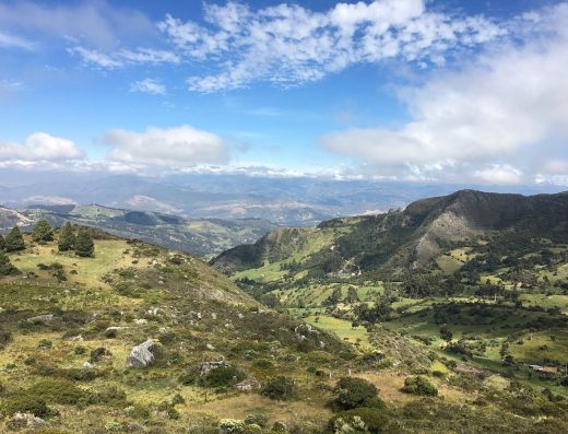 Páramo de Ocetá Monguí Boyacá, paisaje andino con frailejones gigantes, ruta de senderismo y Ciudad de Piedra