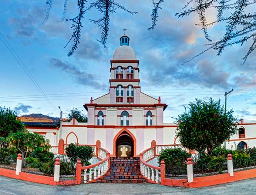 Haz senderismo rutas Cocuy, vive Ferias Virgen Salud, explora cultura U'wa, fotografía paisajes fértiles Panqueba Boyacá Cra 5 #4-27”
