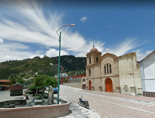 Parque Rafael Uribe Uribe Tasco Boyacá con Iglesia Rosario, cuartel Bolívar 1819.