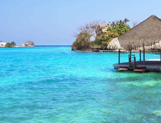 Islas del Rosario en Cartagena con aguas cristalinas, playas tropicales y paisaje caribeño.