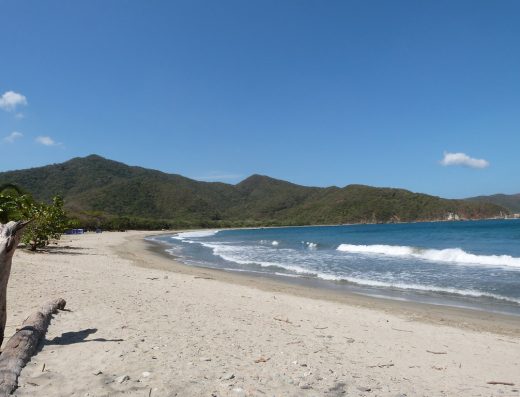 🌊 Playa Neguanje — La Playa más Grande del Parque Tayrona