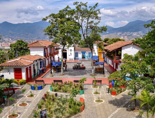 Pueblito Paisa – Mirador Panorámico de Medellín 🏘️