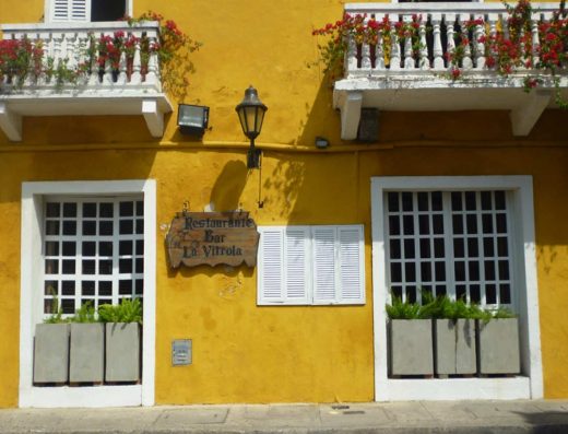 Restaurante La Vitrola — Cocina Clásica con Vitrola Histórica en Cartagena, Colombia