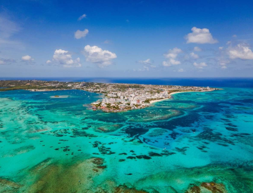 San Andrés Isla — El Mar de los Siete Colores y el Paraíso del Caribe Colombiano