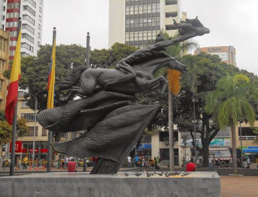 Pereira — La Capital del Eje y Puerta a la Biodiversidad 🏙️🐒