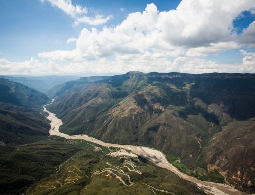 kayak Santander, deportes extremos en Santander, turismo de aventura Chicamocha, río Chicamocha, actividades en el Cañón del Chicamocha, kayak aguas bravas Colombia