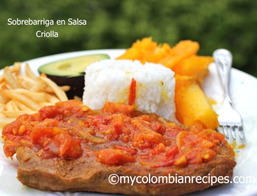Sobrebarriga en Salsa — Carne de Res Guisada con Tomate y Vino Tinto