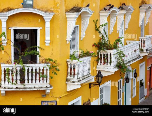 Restaurante La Vitrola — Cocina Clásica con Vitrola Histórica en Cartagena, Colombia