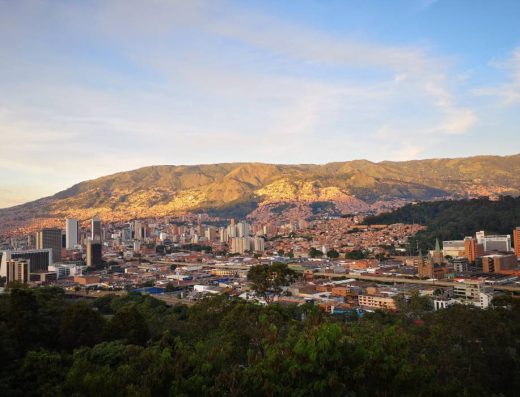 Pueblito Paisa — La Aldea Tradicional Antioqueña en el Cerro Nutibara