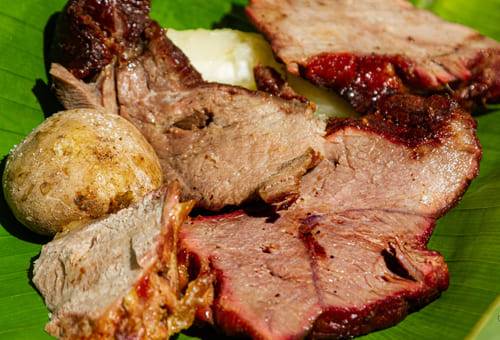 Mamona a la Llanera — Ternera Asada en Vara de los Llanos Orientales