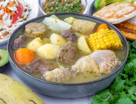 Sancocho Colombiano — La Sopa de la Abuela que Une al País Entero