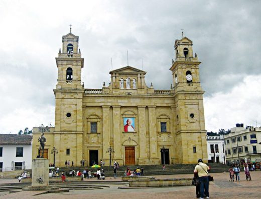 🕊️ Fe y Devoción – 1 Día de Peregrinación a Chiquinquirá