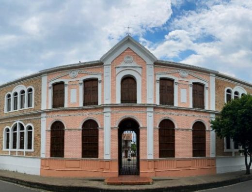 Explora Cúcuta, una ciudad llena de historia, cultura y comercio. Conoce sus parques, monumentos históricos y los principales atractivos turísticos de Norte de Santander.