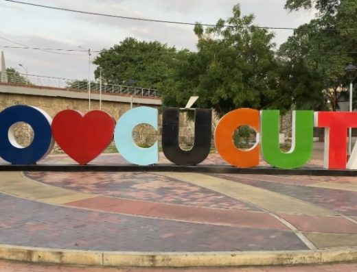 Explora Cúcuta, una ciudad llena de historia, cultura y comercio. Conoce sus parques, monumentos históricos y los principales atractivos turísticos de Norte de Santander.