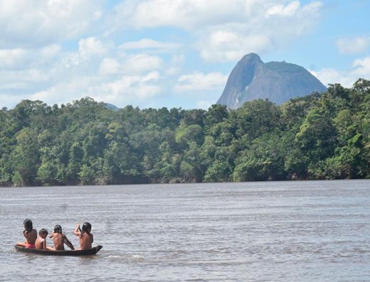 Descubre Cacahual, Guainía, un destino amazónico rodeado de selvas, ríos y comunidades indígenas, ideal para el ecoturismo y el turismo comunitario.