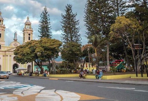 qué hacer en Ginebra Valle, turismo en Ginebra, Festival Mono Núñez, sancocho de gallina Ginebra, gastronomía Ginebra Valle, música andina colombiana, pueblos del Valle del Cauca