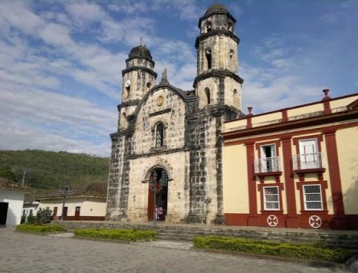 Descubre Paicol, Huila, un destino de aventura y naturaleza famoso por sus cuevas, paisajes de montaña, senderos, historia y experiencias de ecoturismo.