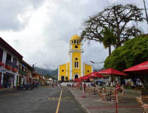 qué hacer en Calima El Darién, turismo en Calima, Lago Calima, deportes acuáticos Lago Calima, kitesurf Calima, windsurf Calima, turismo de aventura Valle del Cauca
