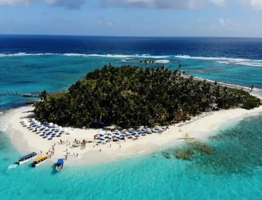 qué hacer en Providencia, turismo en Providencia Colombia, playas de Providencia, Cayo Cangrejo, Mar de los Siete Colores, buceo en Providencia, cultura raizal, turismo en San Andrés y Providencia