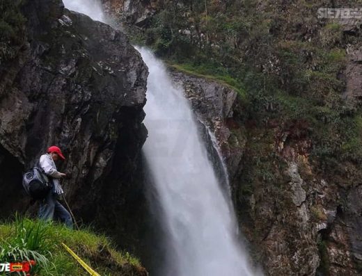 ♨️ Cascada Termal de Zetaquira — La Cascada de Agua Caliente más Alta de Colombia