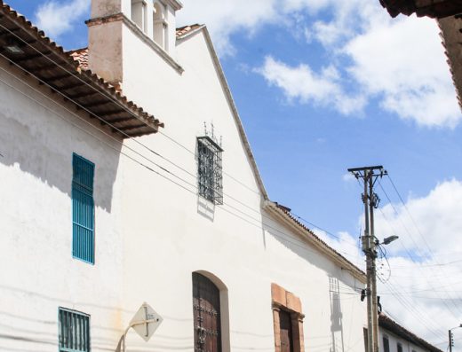 ⛪ Iglesia y Torre de Santa Bárbara — Ícono y Joya del Barroco Fluvial en Santa Cruz de Mompox