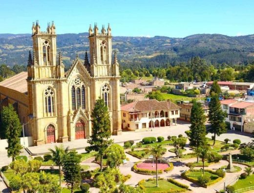 Paisaje rural del municipio de Firavitoba, Boyacá, con cultivos y entorno del altiplano cundiboyacense.