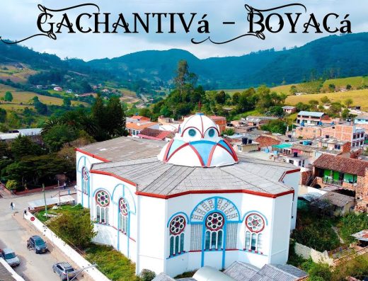 Paisaje natural del municipio de Gachantivá, Boyacá, con ríos, vegetación verde y entorno montañoso.