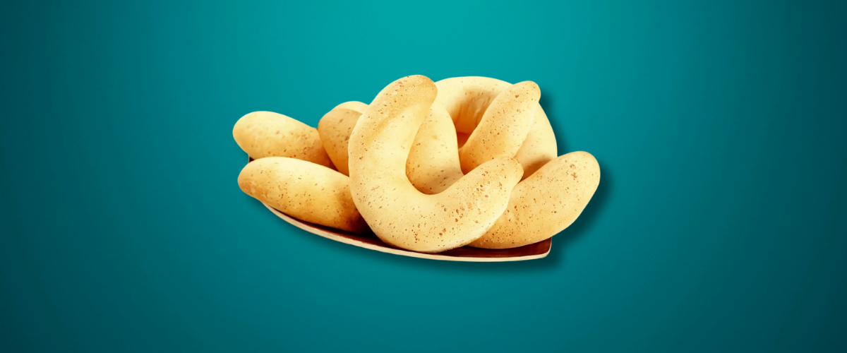 "Pandeyuca colombiana - Pan de yuca horneado con almidón de yuca y queso fresco artesanal del departamento de Boyacá"