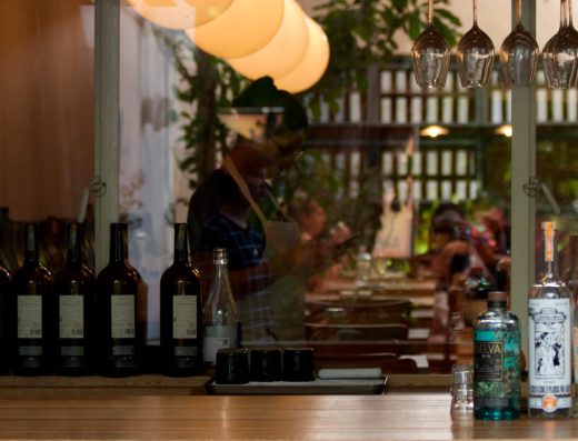 Sambombi Bistró Local restaurante con cocina colombiana moderna y platos gourmet.