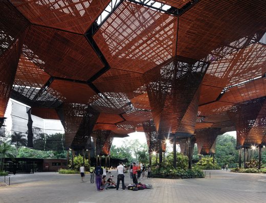 Jardín Botánico de Medellín — Oasis de Naturaleza Tropical y Bioarquitectura