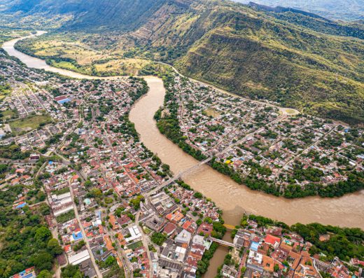 Honda — El Pueblo Colonial del Río Magdalena en Tolima, Colombia