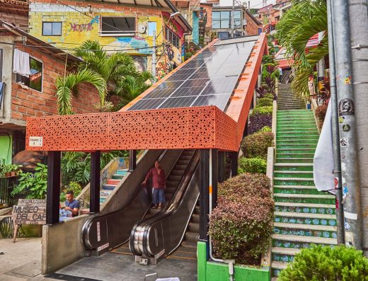Comuna 13 – Transformación Social y Escaleras Eléctricas de Medellín 🏠