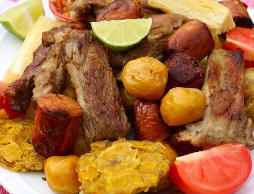 Fritanga Colombiana — Picada de Cerdo Frito con Chicharron y Morcilla