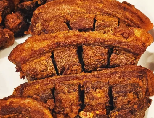 Chicharron Colombiano — Cerdo Frito Crocante de Antioquia