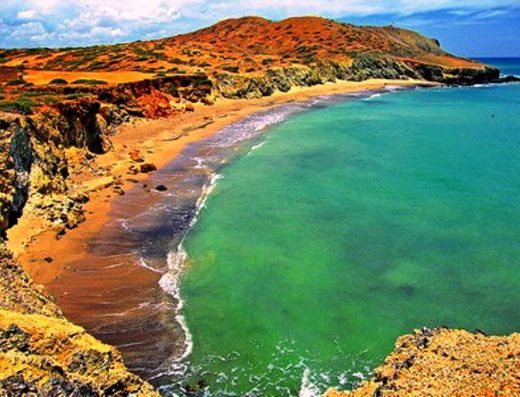 Cabo de la Vela — El Desierto Encuentra el Mar en la Guajira Colombiana