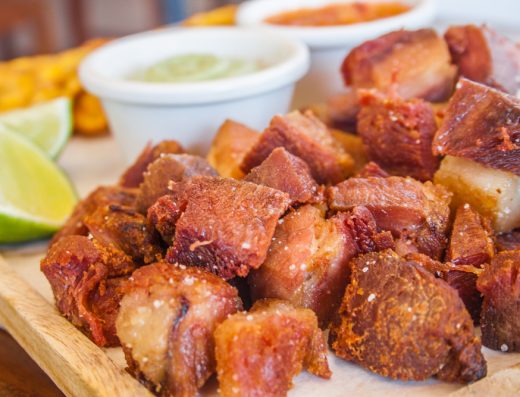 Chicharron Colombiano — Cerdo Frito Crocante de Antioquia