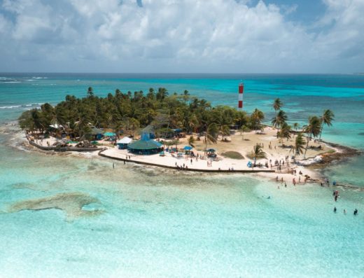 Cayo Acuario — La Playa Más Bonita de Colombia en San Andrés