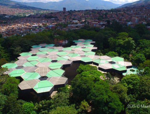 Jardín Botánico Joaquín Antonio Uribe – Naturaleza y Orquideorama de Medellín 🌸