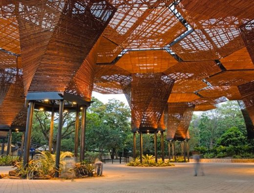 Jardín Botánico Joaquín Antonio Uribe – Naturaleza y Orquideorama de Medellín 🌸