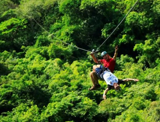 Canopy y Tirolesa en Colombia — Aventura en la Selva y los Cañones