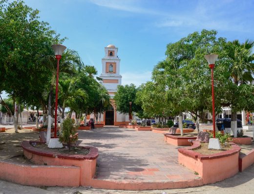 qué hacer en Juan de Acosta, playas de Santa Verónica, turismo en Atlántico, kitesurf Colombia, turismo de playa Caribe colombiano, destinos turísticos Atlántico