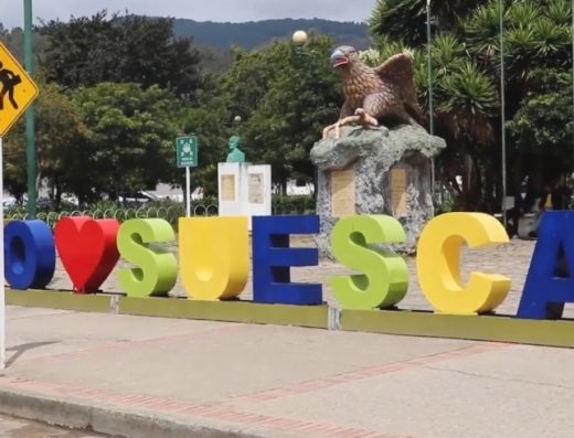 qué hacer en Suesca, Rocas de Suesca, escalada en Colombia, turismo de aventura en Cundinamarca, senderismo en Suesca, Laguna de Suesca