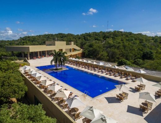Albania es un destino que invita a conocer la riqueza cultural del pueblo Wayuu, disfrutar de paisajes guajiros y explorar una de las regiones más auténticas del Caribe colombiano.