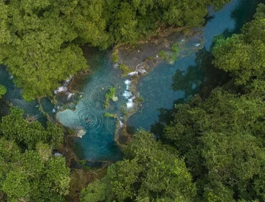 Albania es un destino que invita a conocer la riqueza cultural del pueblo Wayuu, disfrutar de paisajes guajiros y explorar una de las regiones más auténticas del Caribe colombiano.
