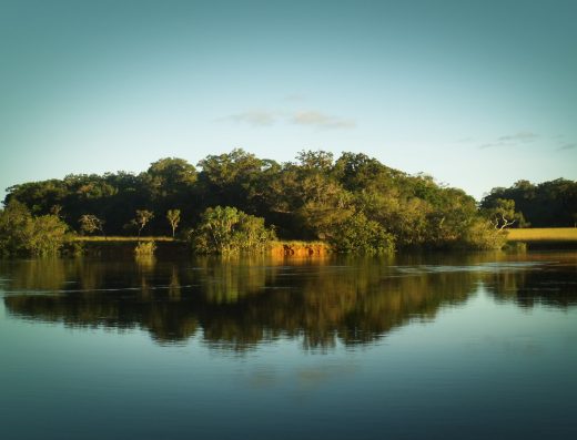 El Tuparro Vichada, turismo El Tuparro, Parque Nacional El Tuparro, Raudal de Maipures, río Orinoco Vichada, ecoturismo Vichada, parques naturales de Colombia, turismo de naturaleza Colombia
