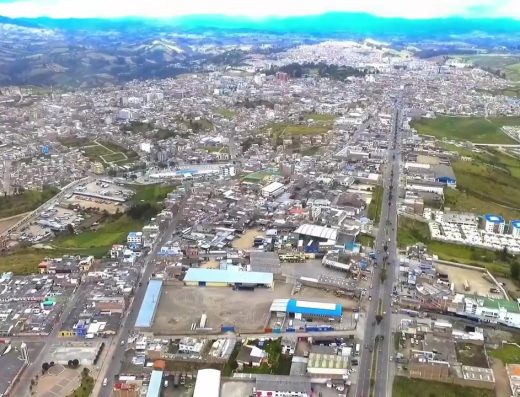 Descubre Ipiales, Nariño, una ciudad andina y fronteriza famosa por el Santuario de Las Lajas, su gastronomía, cultura, paisajes y conexión con Ecuador.