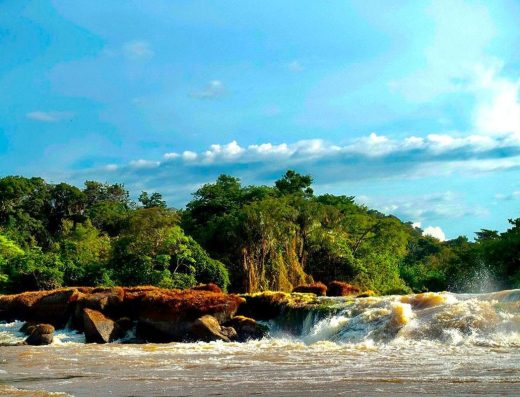 Raudal de Maipures Vichada, Raudales de Maipures Colombia, río Orinoco Vichada, El Tuparro, turismo Vichada, Parque Nacional El Tuparro, ecoturismo Vichada, Orinoquía colombiana
