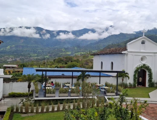 Descubre Consacá, Nariño, un destino de historia y naturaleza marcado por la Batalla de Bomboná, sus paisajes andinos, cultura campesina y tradiciones.