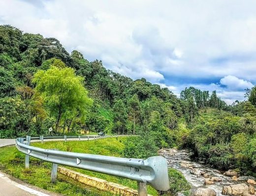 ¿Quieres conocer una cultura ancestral que sigue viva entre las montañas del Putumayo? Descubre Sibundoy, territorio Kamëntsá y uno de los destinos culturales más fascinantes de Colombia.